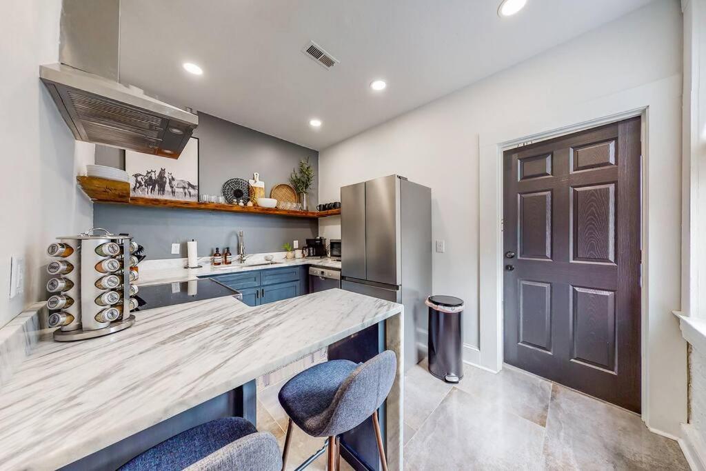 Luxury 8 Bed/4 Ba Nulu Home Private Yard/Parking 路易斯威尔 外观 照片