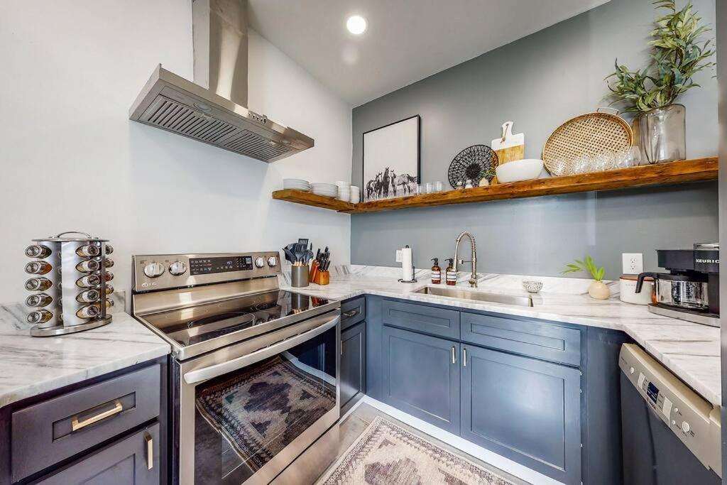 Luxury 8 Bed/4 Ba Nulu Home Private Yard/Parking 路易斯威尔 外观 照片